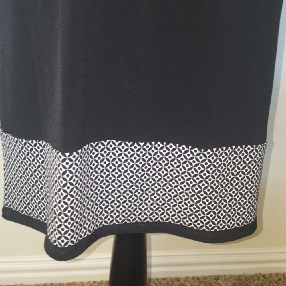 ❤HP❤NWOT WHBM Black & White Dress❤ - Picture 6 of 12